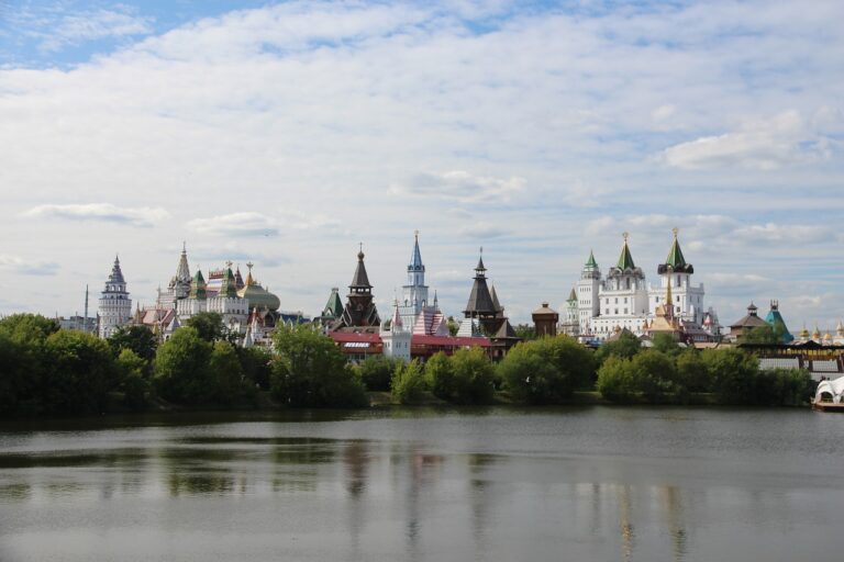 the-izmailovo-kremlin-g38eb0f312_1280